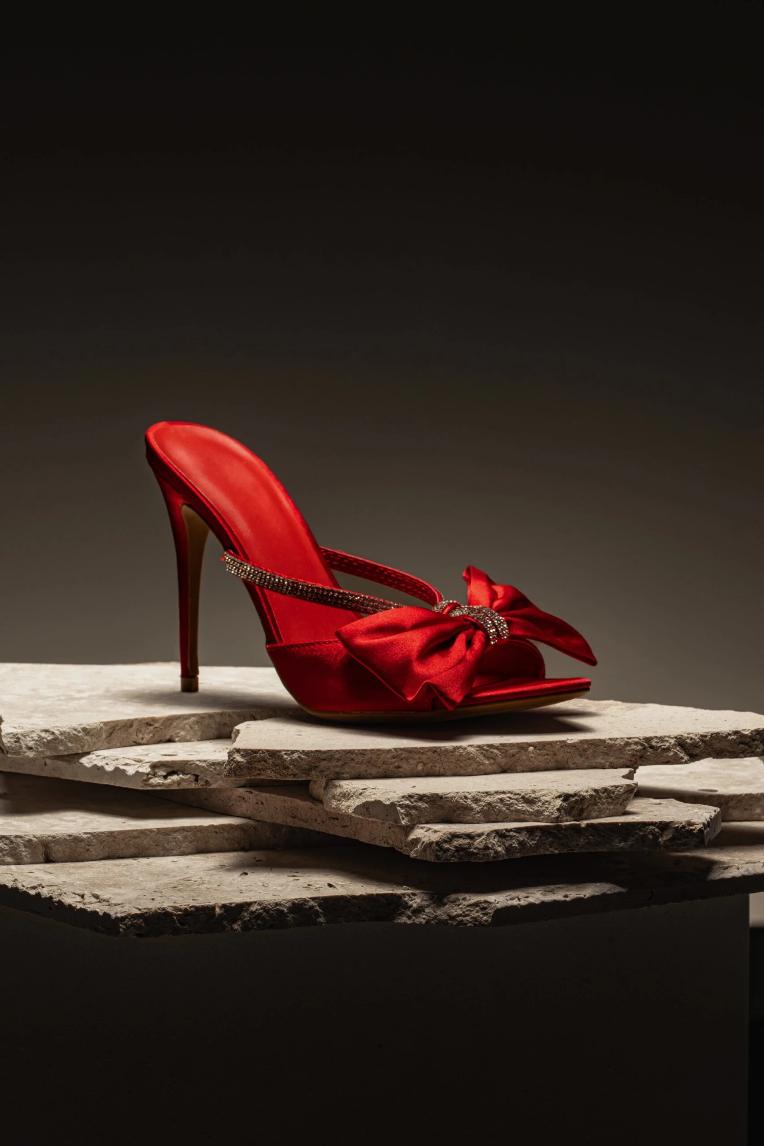 Red Glimmer Of Sparkle Rhinestone Heels