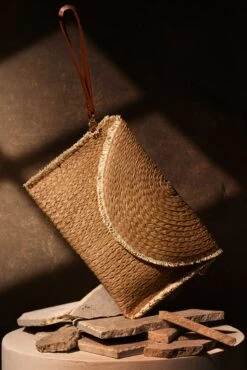 Natural Kallie Straw Woven Clutch